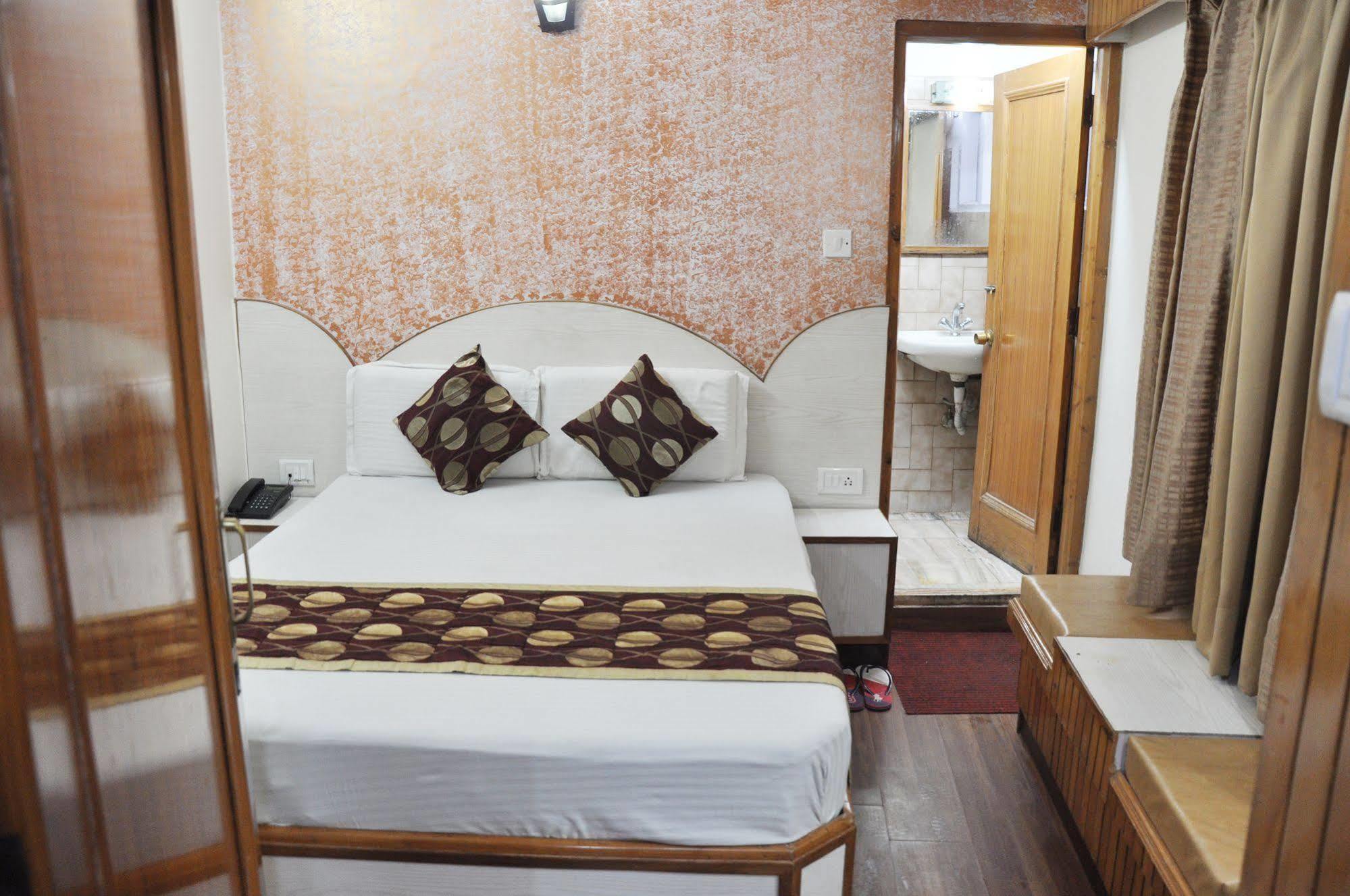 Hotel Sidharath Shimla Exterior photo