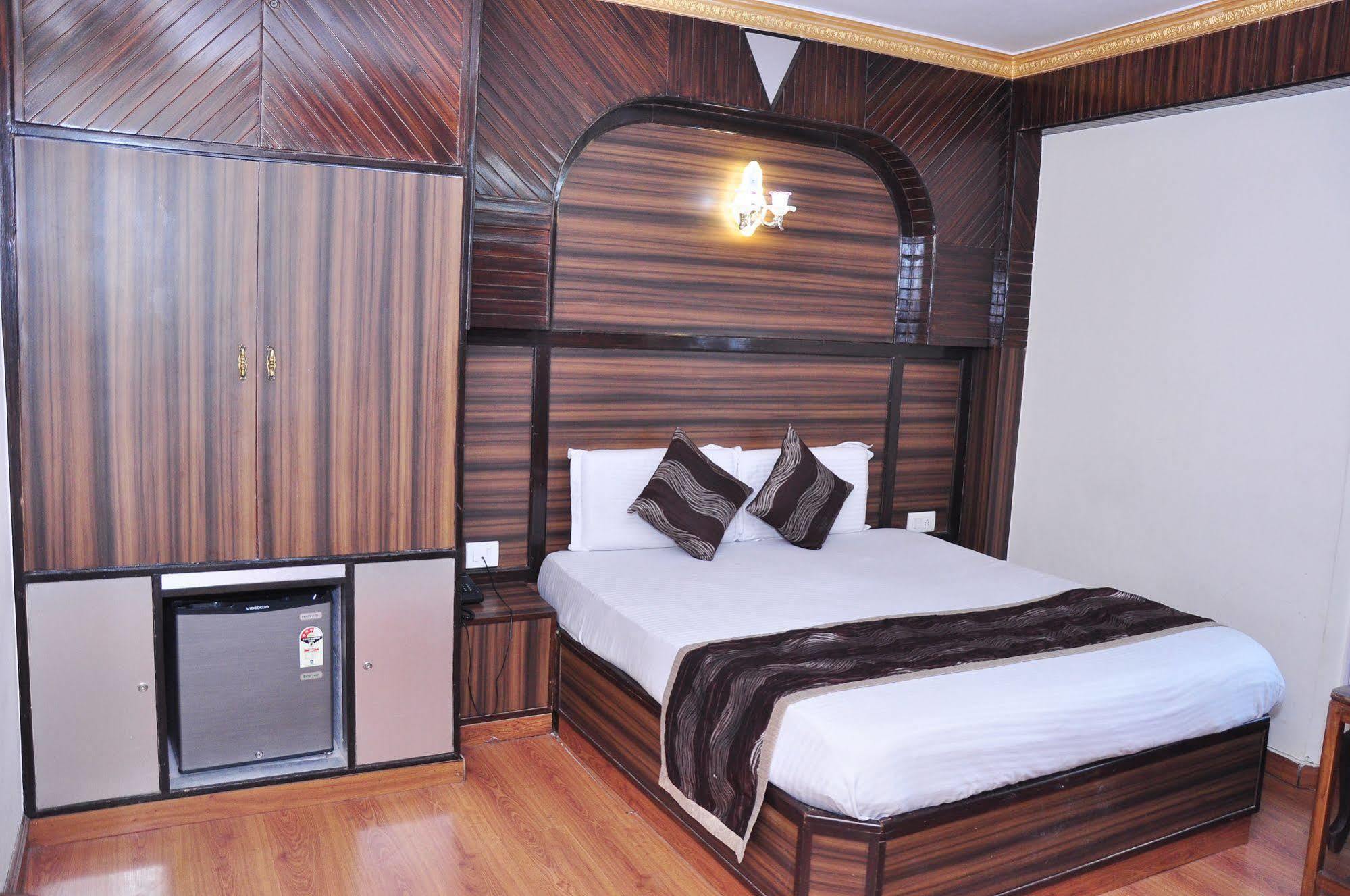 Hotel Sidharath Shimla Exterior photo